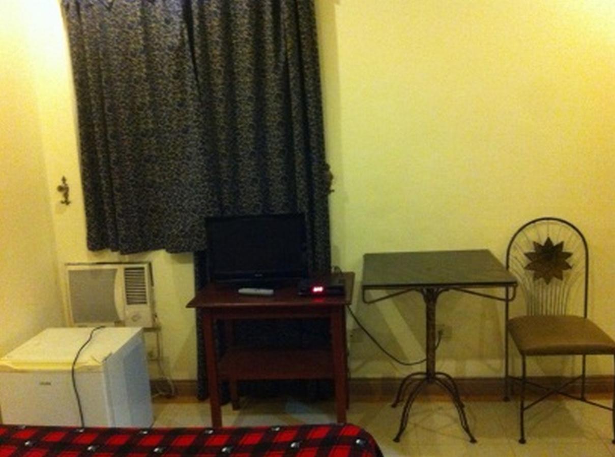 Balibago Villa Hotel Angeles Bagian luar foto